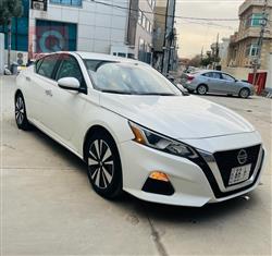 نيسان ألتيما